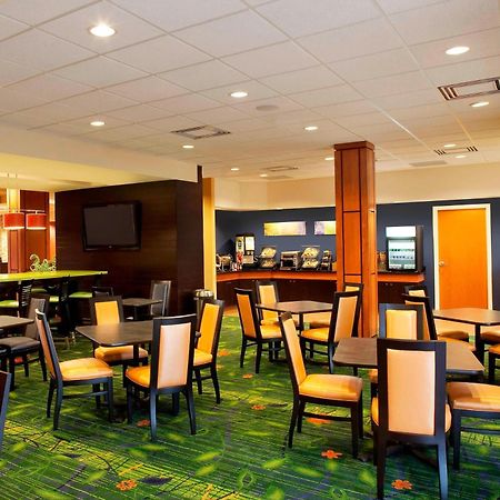 Fairfield Inn & Suites By Marriott Toronto Миссиссага Экстерьер фото