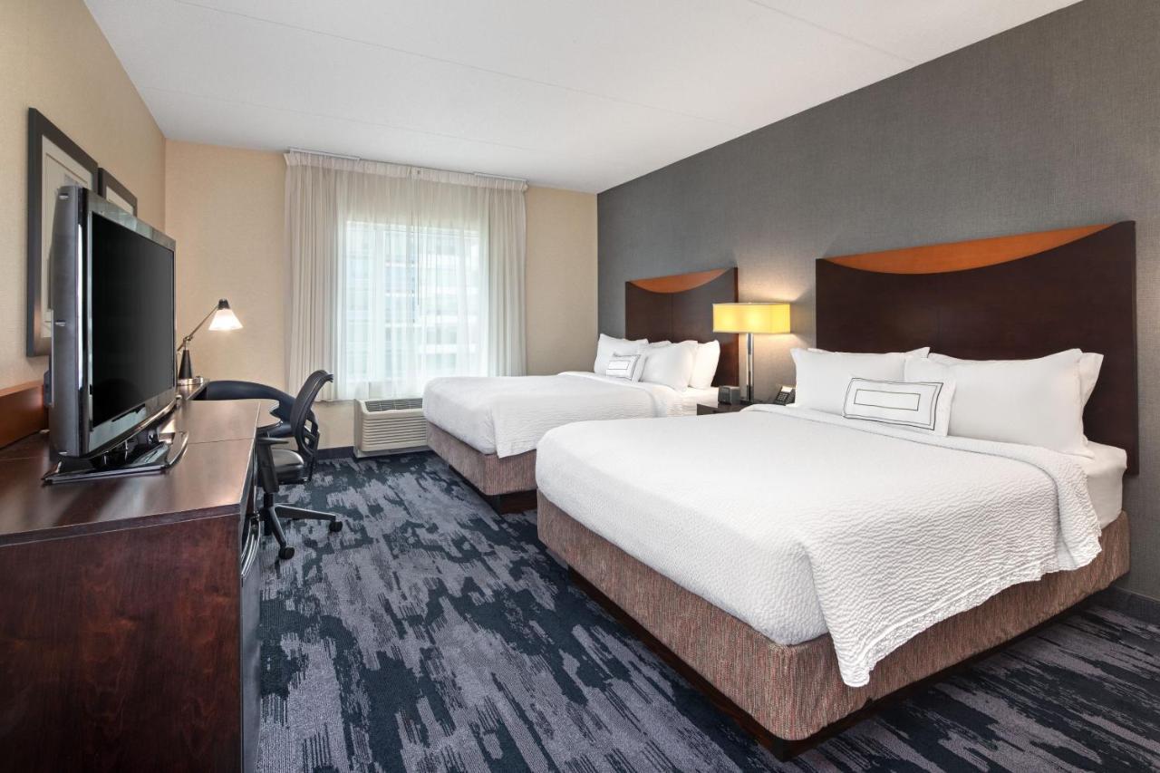 Fairfield Inn & Suites By Marriott Toronto Миссиссага Экстерьер фото