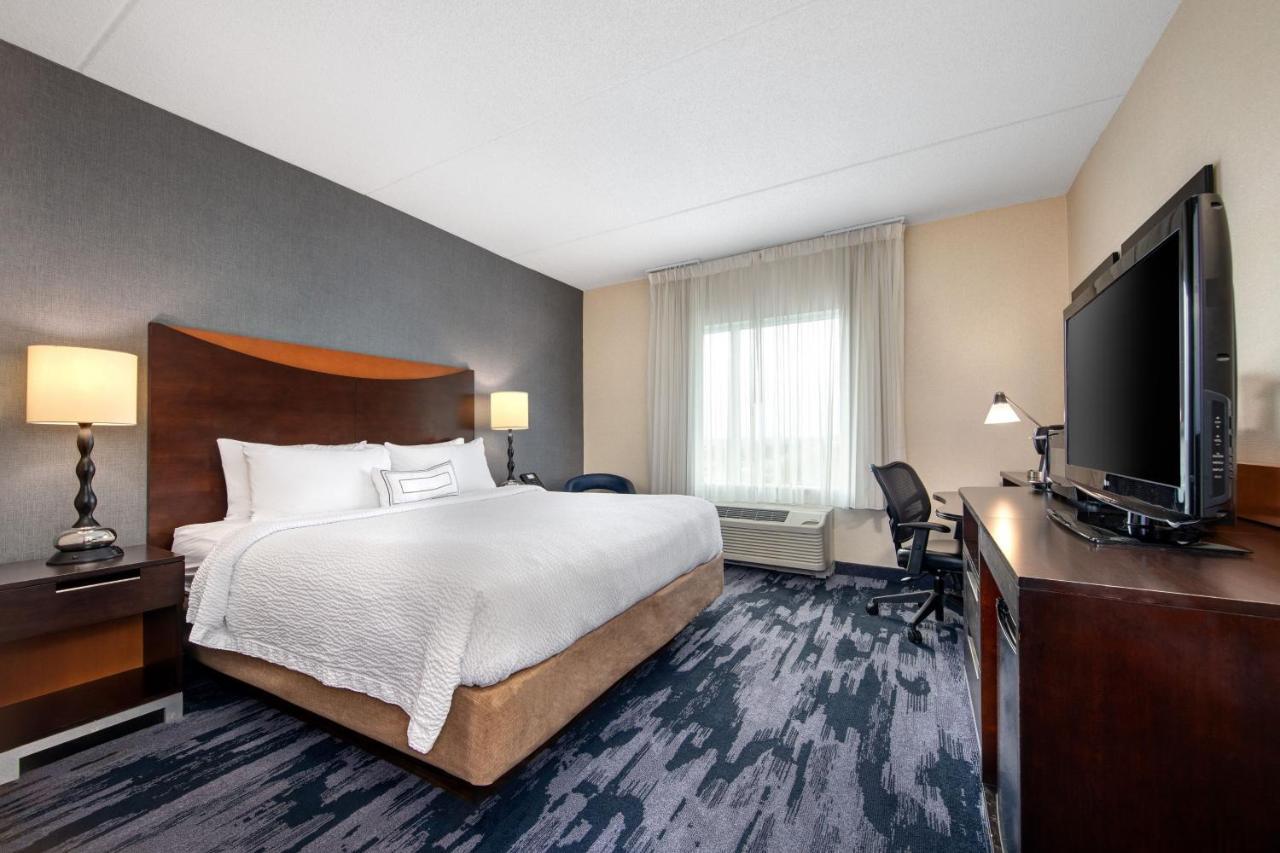 Fairfield Inn & Suites By Marriott Toronto Миссиссага Экстерьер фото