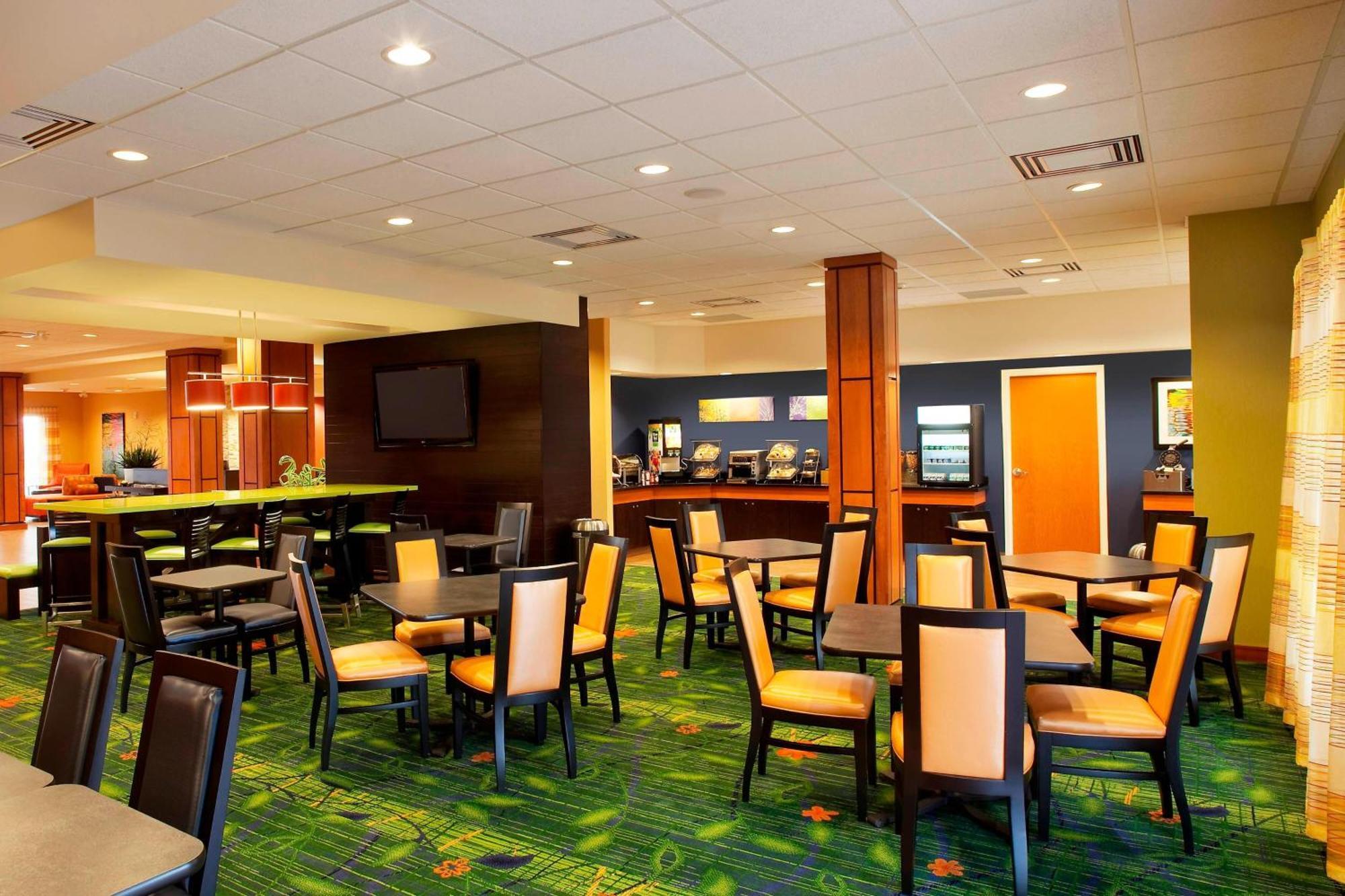 Fairfield Inn & Suites By Marriott Toronto Миссиссага Экстерьер фото