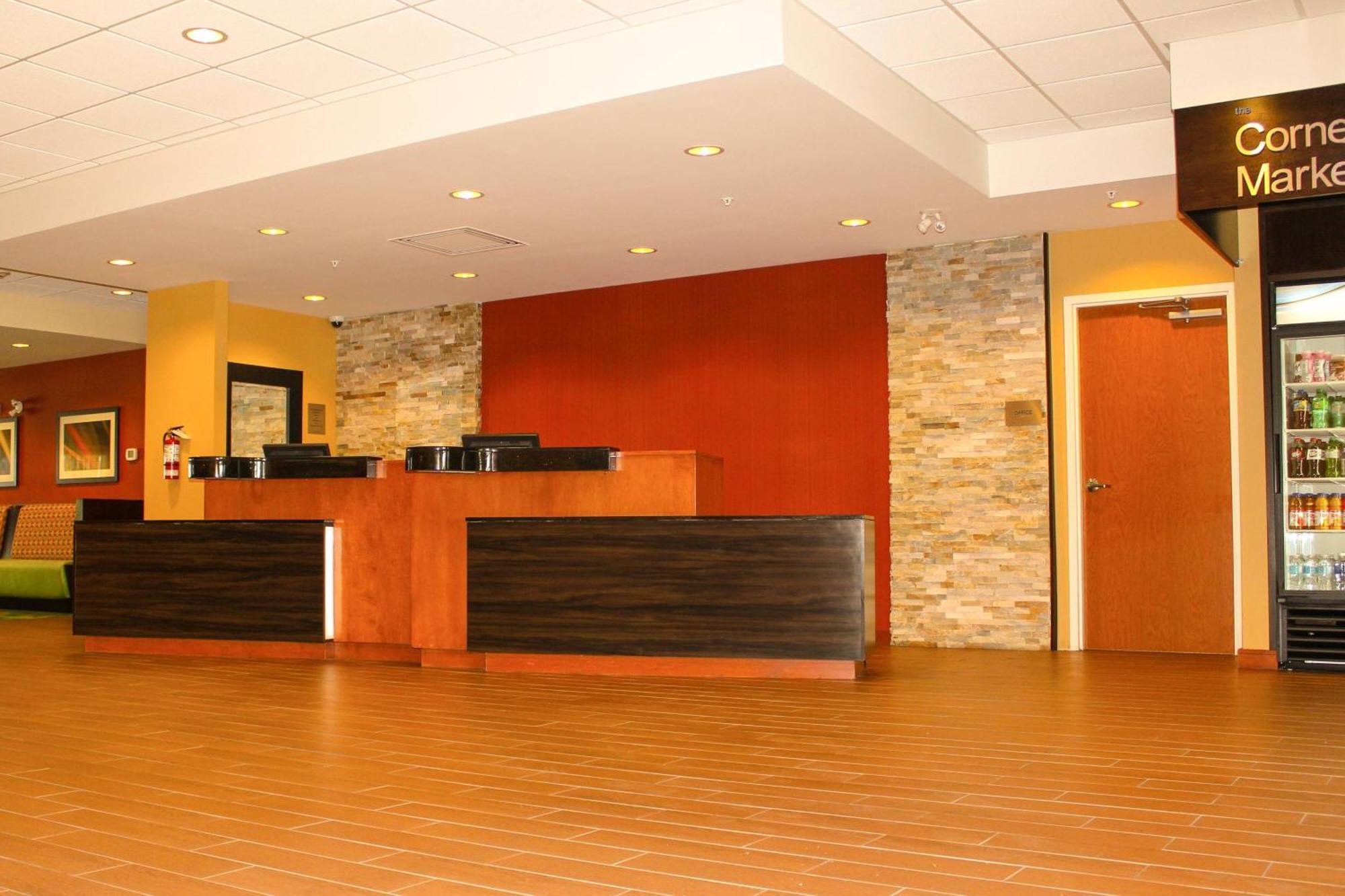 Fairfield Inn & Suites By Marriott Toronto Миссиссага Экстерьер фото