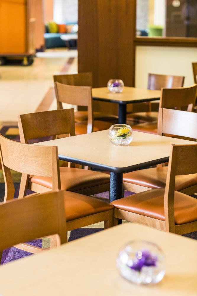 Fairfield Inn & Suites By Marriott Toronto Миссиссага Экстерьер фото
